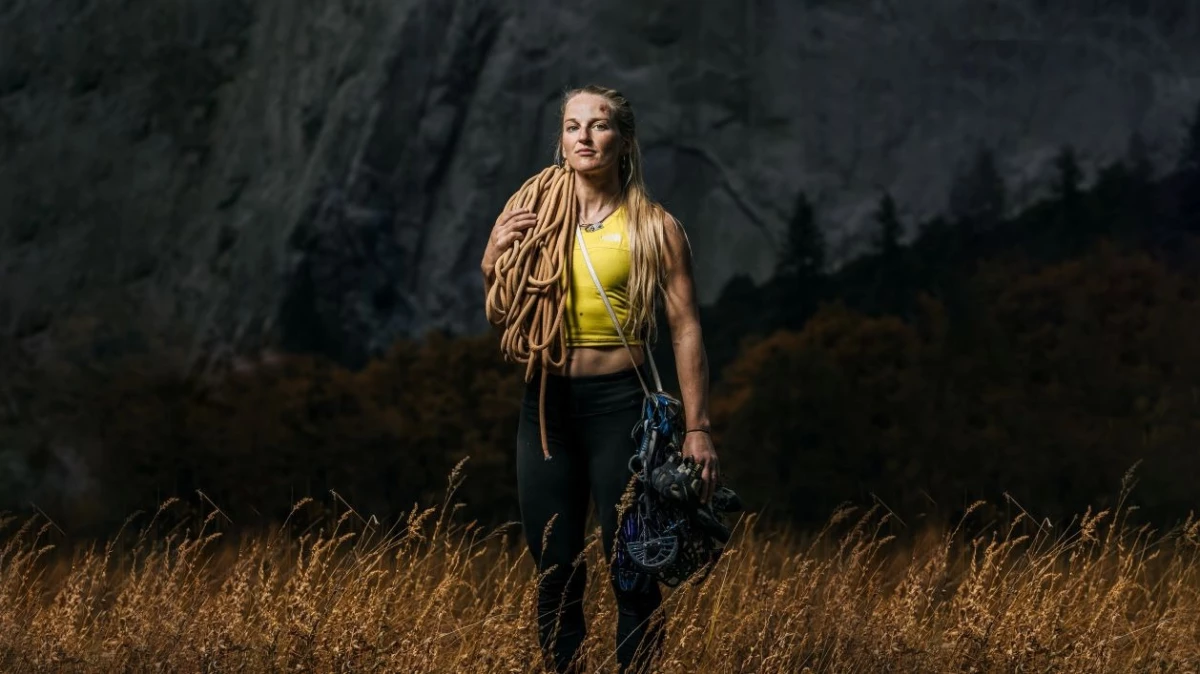 GIRL CLIMBER